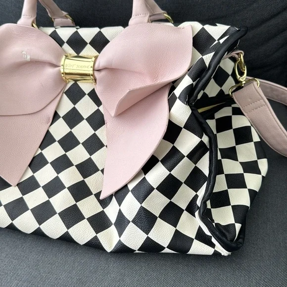 Betsey Johnson Weekender Bow Duffel Bag - Picture 3 of 14